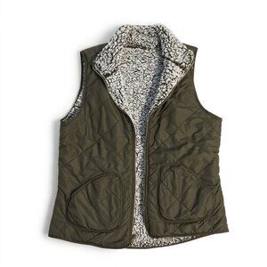 Lightweight puffer vest with sherpa lining